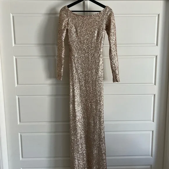 green emerald velvet dress Sorella Vita sv8685